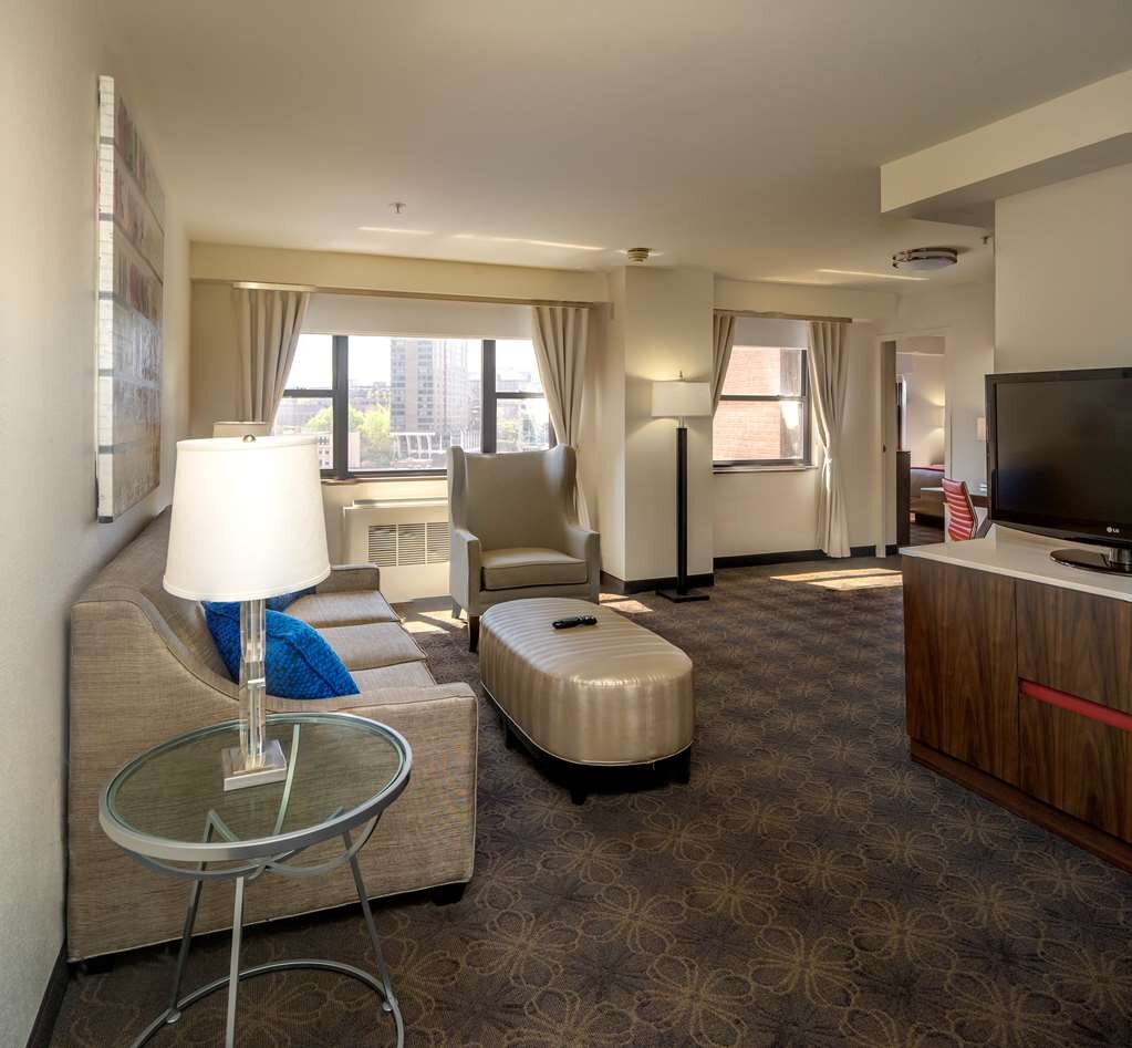 Hotel photo 101 of DoubleTree by Hilton Hotel & Suites Pittsburgh Downtown.
