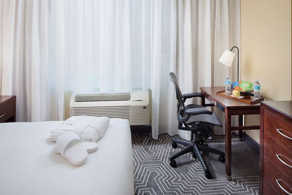 Hotel photo 100 of DoubleTree by Hilton Hotel Los Angeles - Commerce.