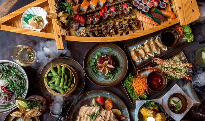 DIE QUAL DER WAHL!
Umibar bietet nicht nur leckeres Sushi, sondern auch warme Speisen, die aus den besten Zutaten zubereitet und frisch serviert werden! 