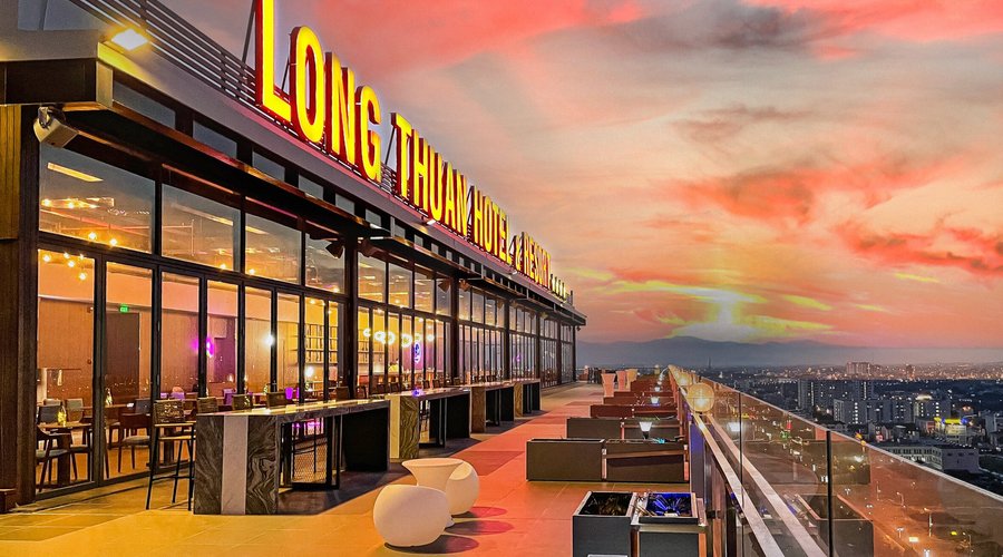Sky Lounge