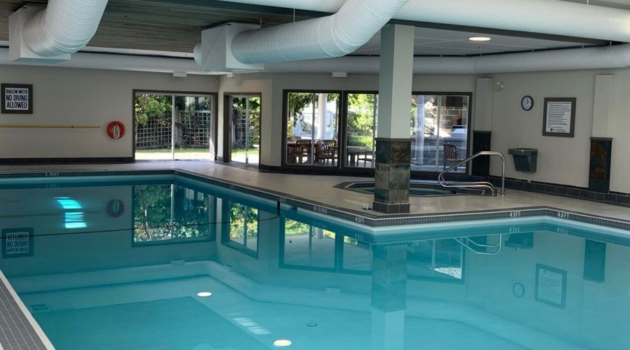 Indoor pool, hot tub, outdoor hot tub and kiddie pool open year round 