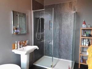 Room & Suite