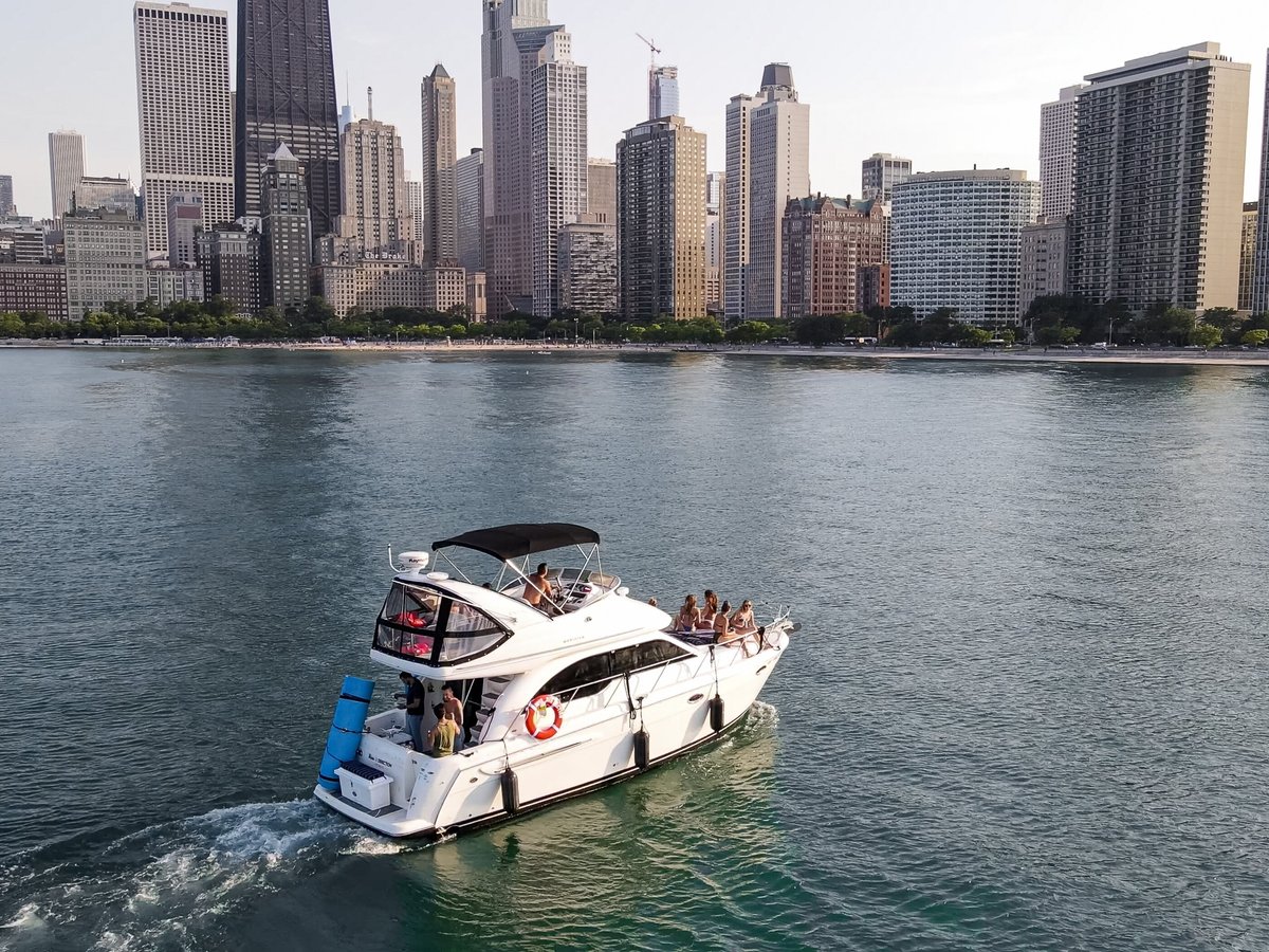 yacht rentals chicago il