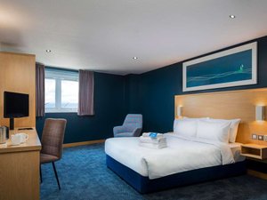 Room & Suite