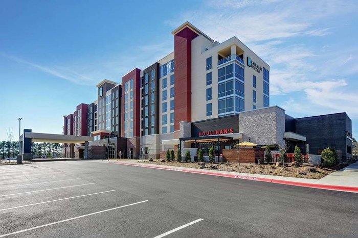 EMBASSY SUITES BY HILTON JONESBORO RED WOLF CONVENTION CENTER $135 ...