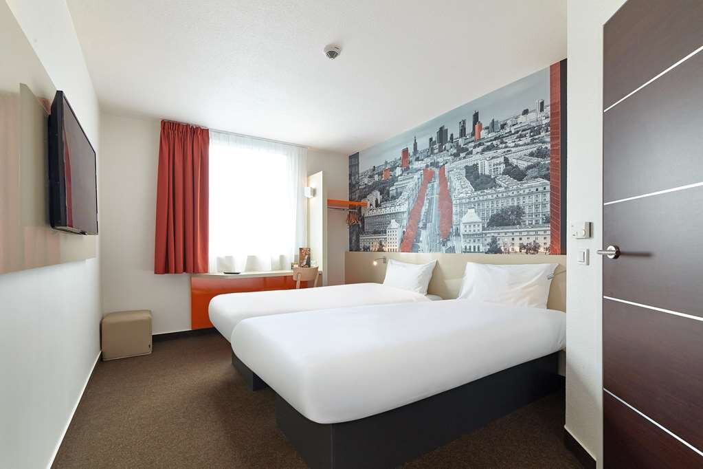 B&B HOTEL WARSZAWA-OKECIE - Updated 2022 (Warsaw, Poland)