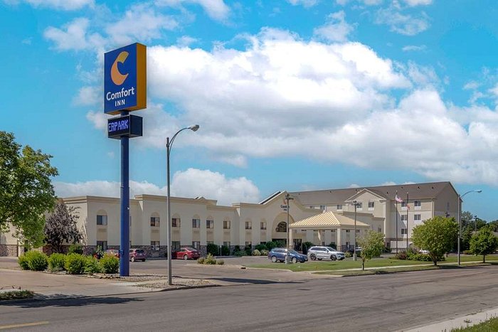Book Comfort Inn Hotels in North St Paul, MN - Choice Hotels