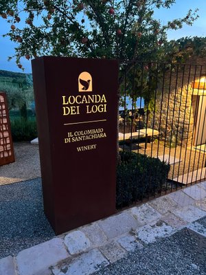 LOCANDA DEI LOGI - Updated 2023 Prices & Farmhouse Reviews (San Donato ...