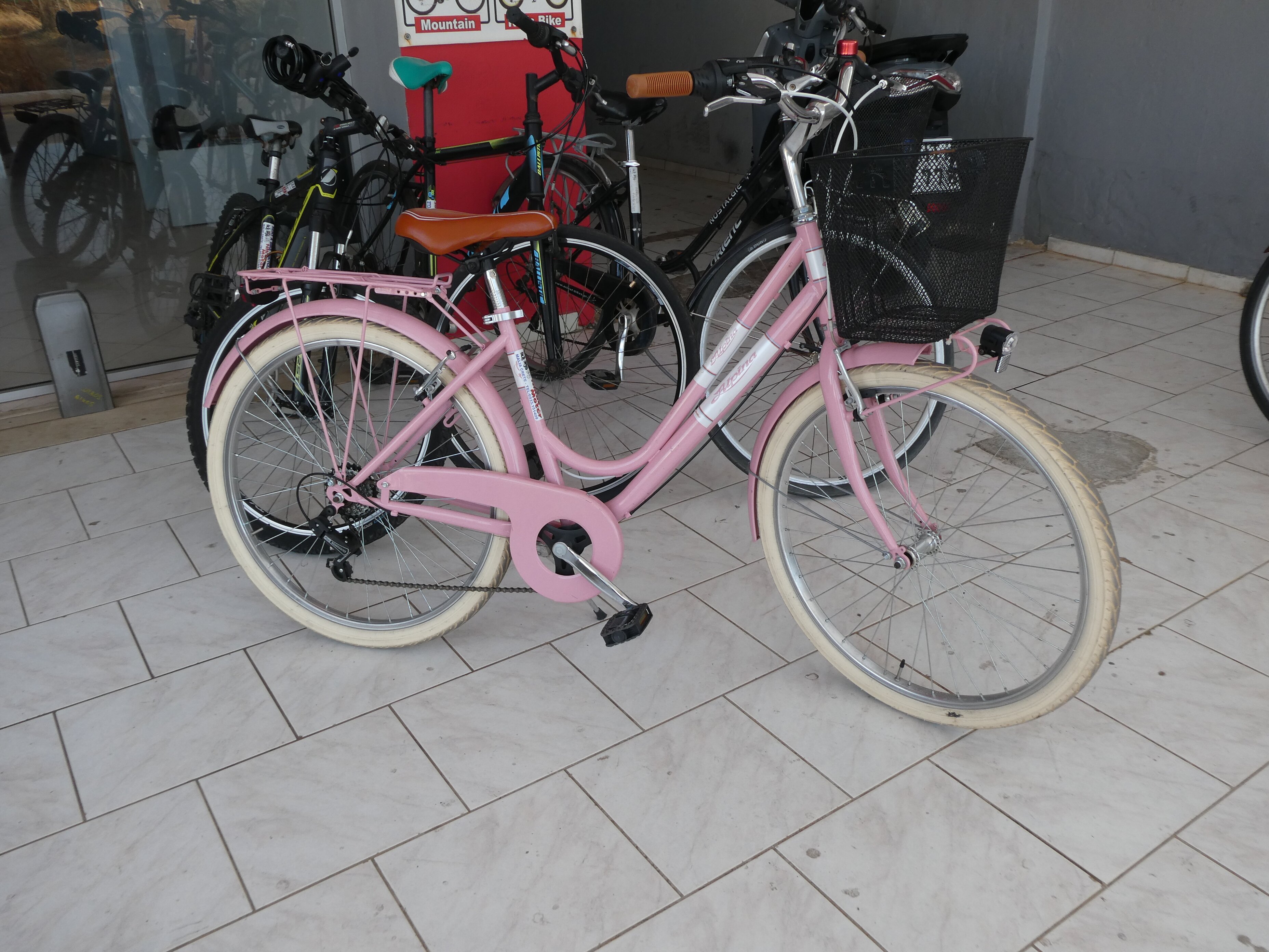 Viking belgravia pink online bike