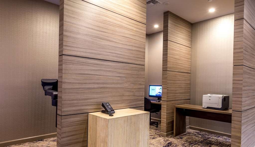 Hotel photo 38 of Hilton Los Angeles / Universal City.