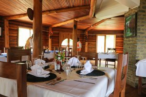 TRACKERS SAFARI LODGE - Updated 2024 Prices & Reviews (Uganda/Bwindi ...