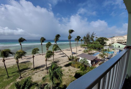 Coconut Court Beach Hotel - UPDATED 2022 Prices, Reviews & Photos ...