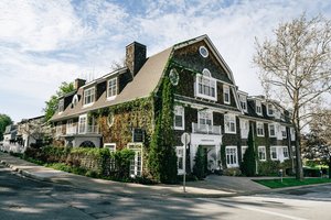 Harbour House Hotel in Niagara-on-the-Lake, image may contain: Neighborhood, City, Street, Urban