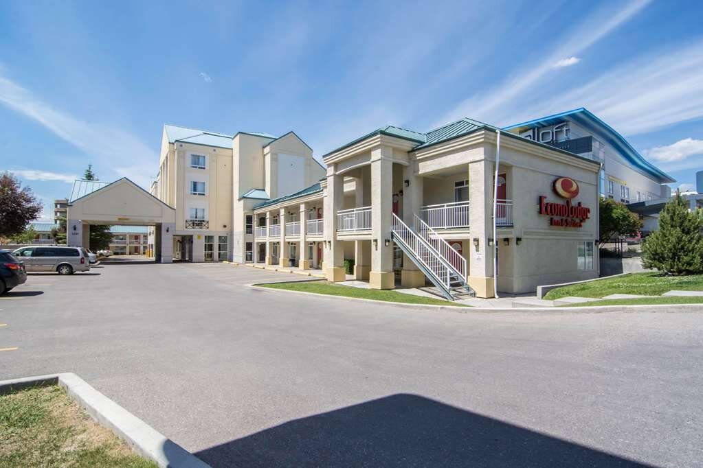 Econo Lodge Inn Suites University C 1 0 2 C 79 UPDATED 2023   Hotel Exterior 