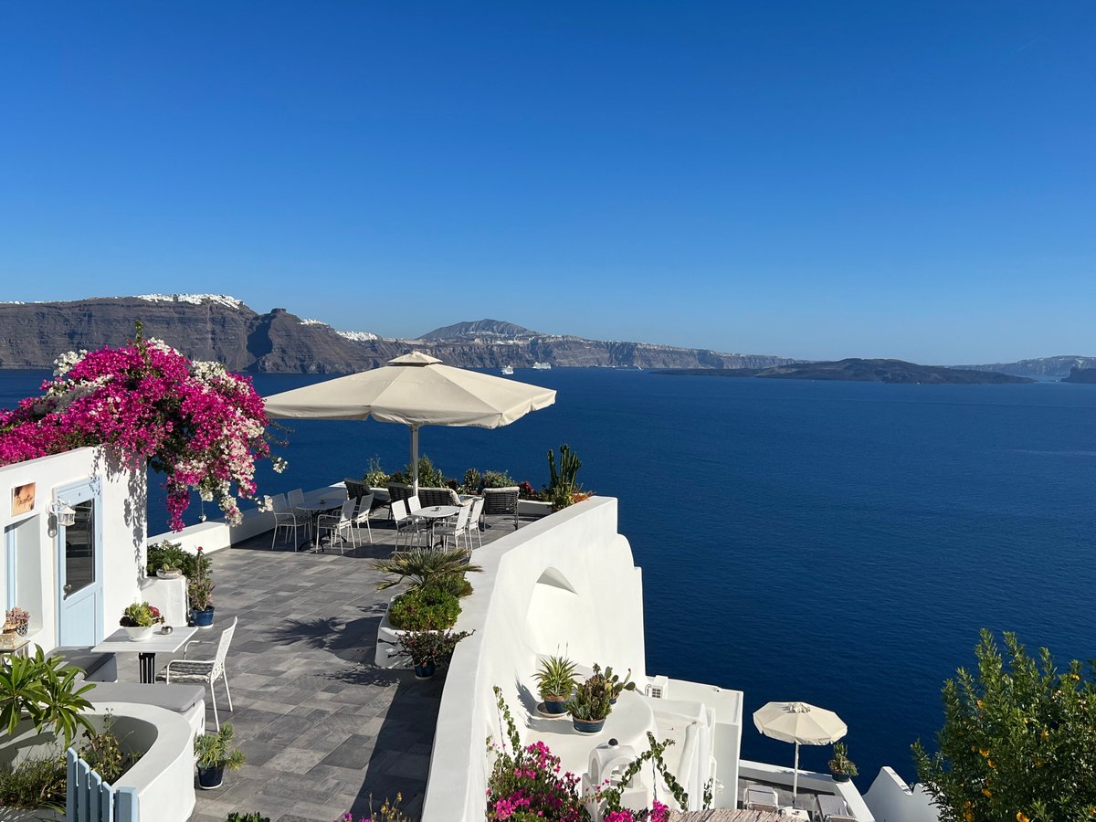 ARIS CAVES - Updated 2024 Prices & Resort Reviews (Santorini/Oia, Greece)