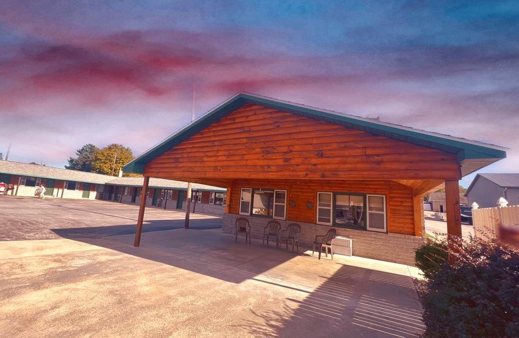 LYON'S MOTEL AND LODGE - Updated 2024 Hotel Reviews (Onaway, MI)