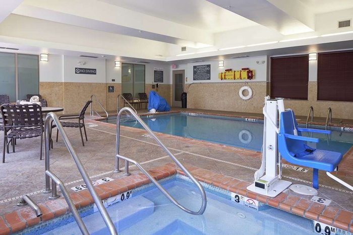 Hilton Garden Inn Evansville Pool Pictures & Reviews - Tripadvisor