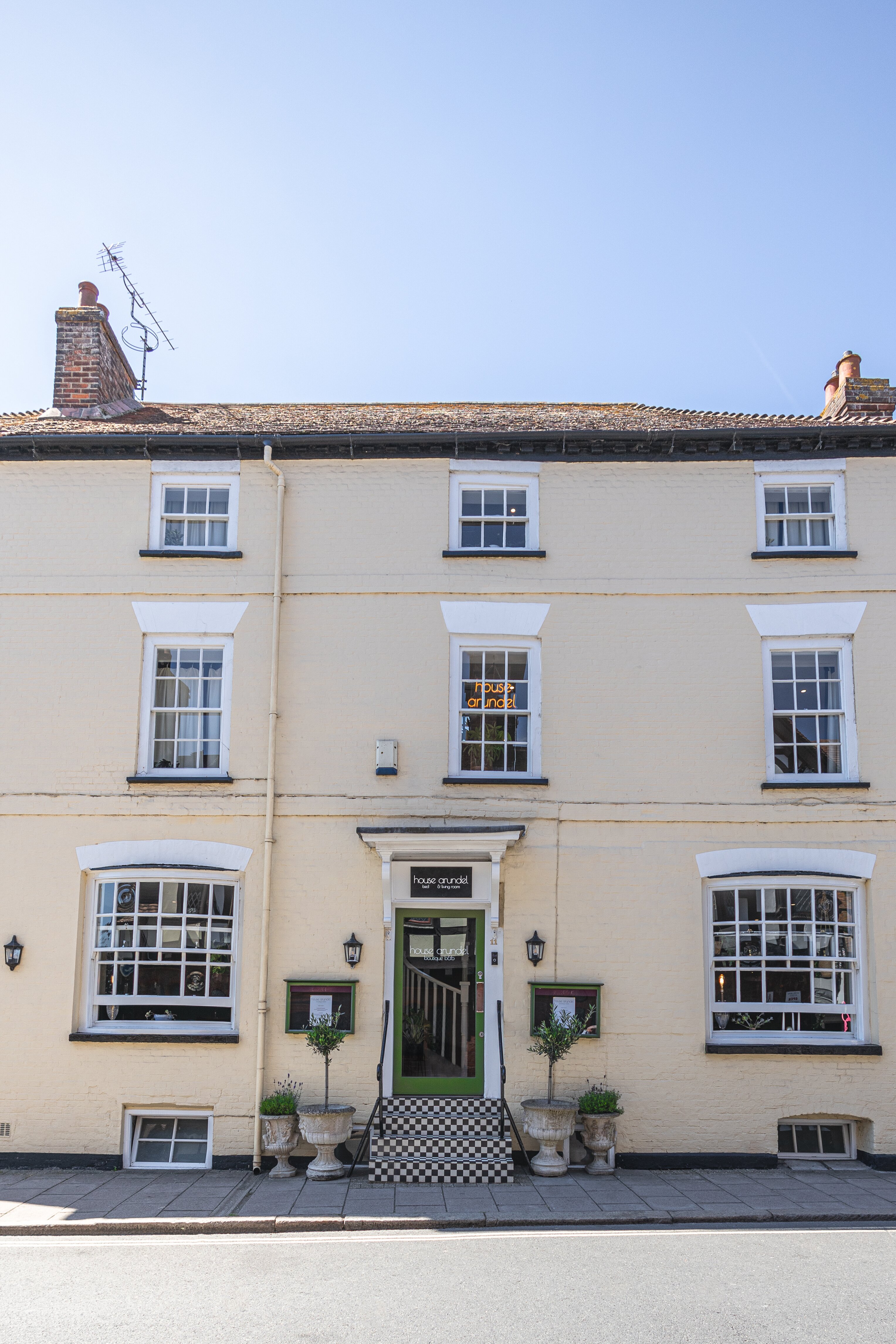 HOUSE ARUNDEL BOUTIQUE B&B - Updated 2022 Prices & Guest House Reviews ...