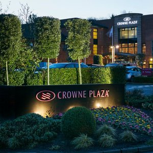 Crowne Plaza Belfast Entrance