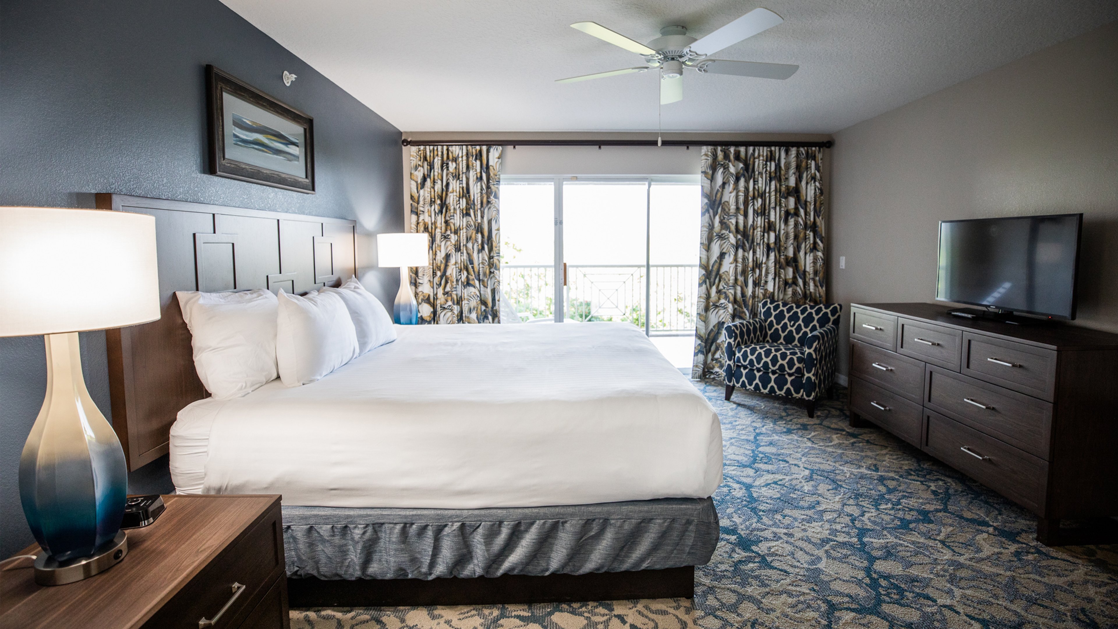 HOLIDAY INN CLUB VACATIONS CAPE CANAVERAL BEACH RESORT AN IHG HOTEL   Bedroom With A Window 