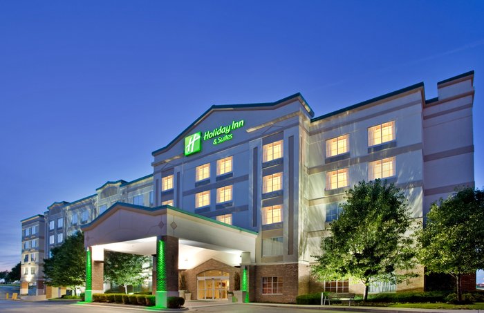 HOLIDAY INN & SUITES OVERLAND PARK-CONV CTR, AN IHG HOTEL (AU$202 ...