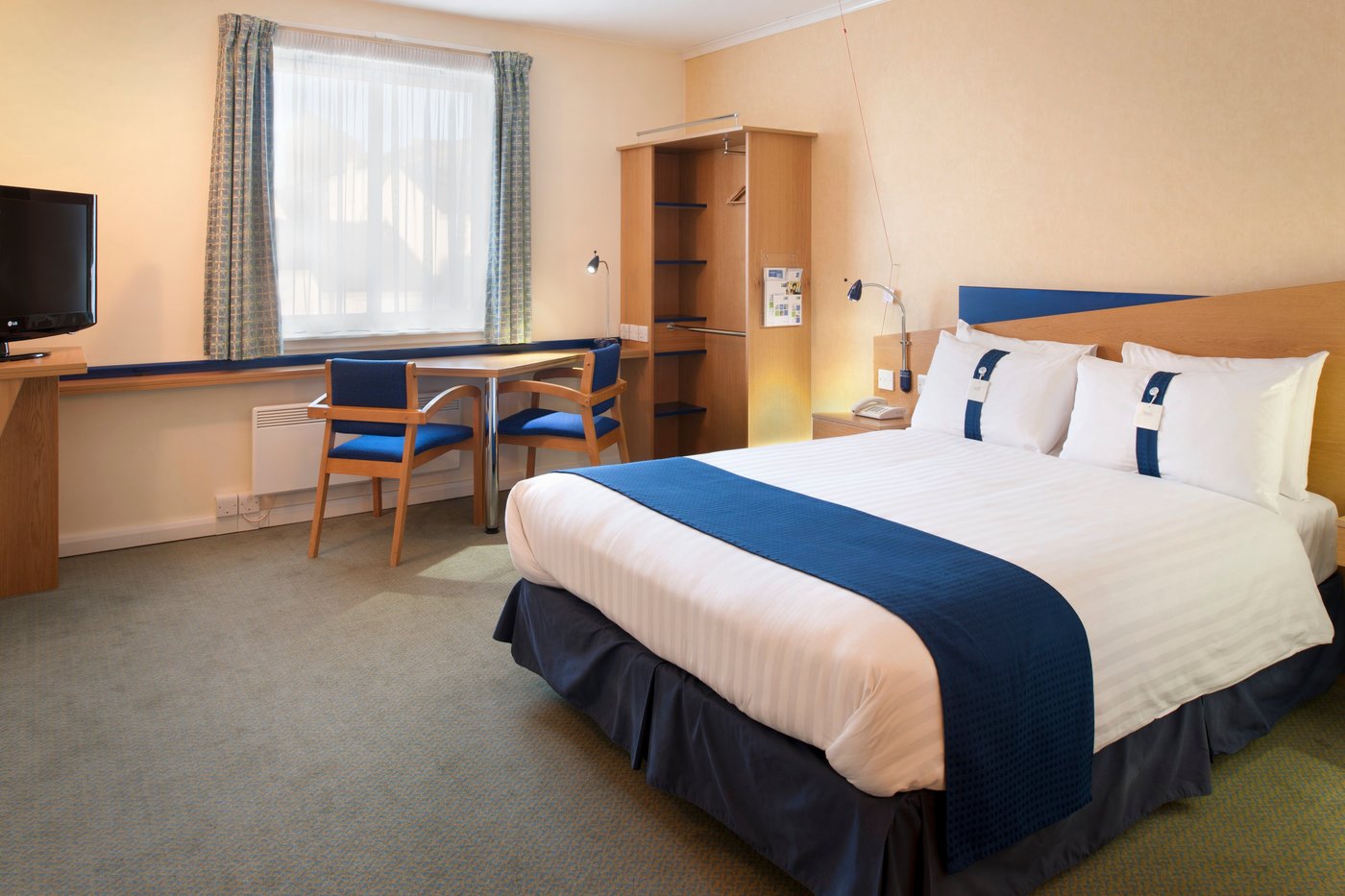 HOLIDAY INN EXPRESS ABERDEEN CITY CENTRE, AN IHG HOTEL - Updated 2023