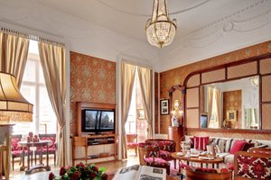 Room & Suite