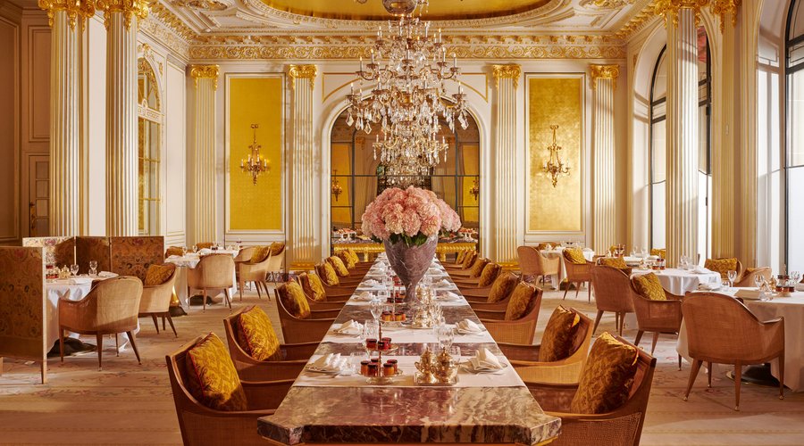 Hôtel Plaza Athénée - Le restaurant des petits déjeuner