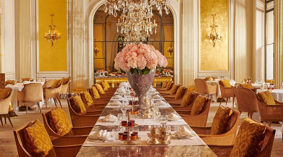Hôtel Plaza Athénée - Le restaurant des petits déjeuner