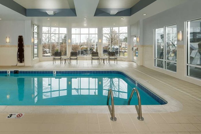 Hilton Garden Inn Cincinnati Blue Ash Pool Pictures & Reviews - Tripadvisor