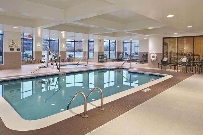 Hilton Garden Inn Akron Pool Pictures & Reviews - Tripadvisor