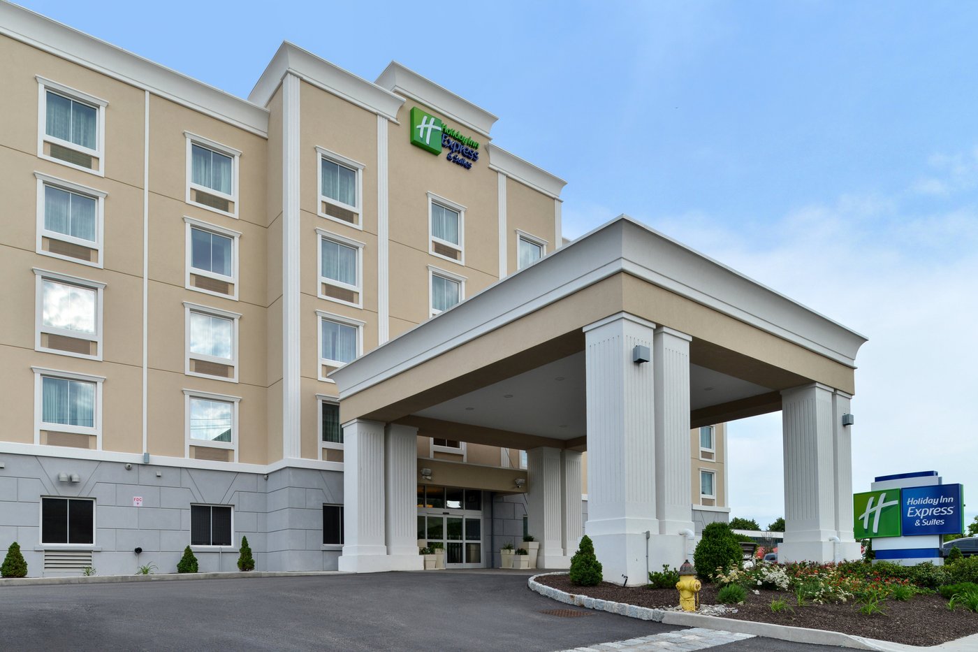 HOLIDAY INN EXPRESS & SUITES PEEKSKILL-LOWER HUDSON VALLEY, $135 ...