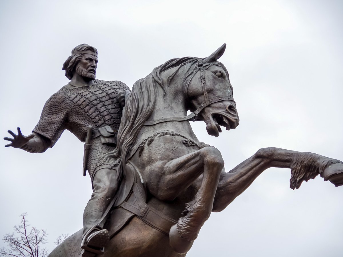 Equestrian statue