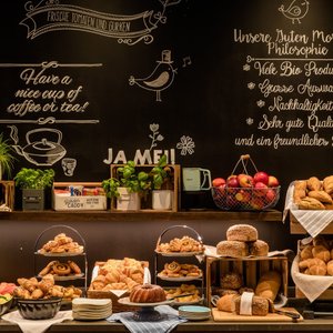 H MO Breakfast Buffet