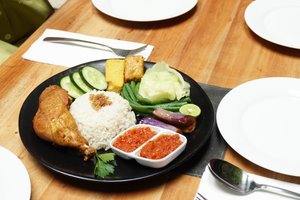 Bersantap