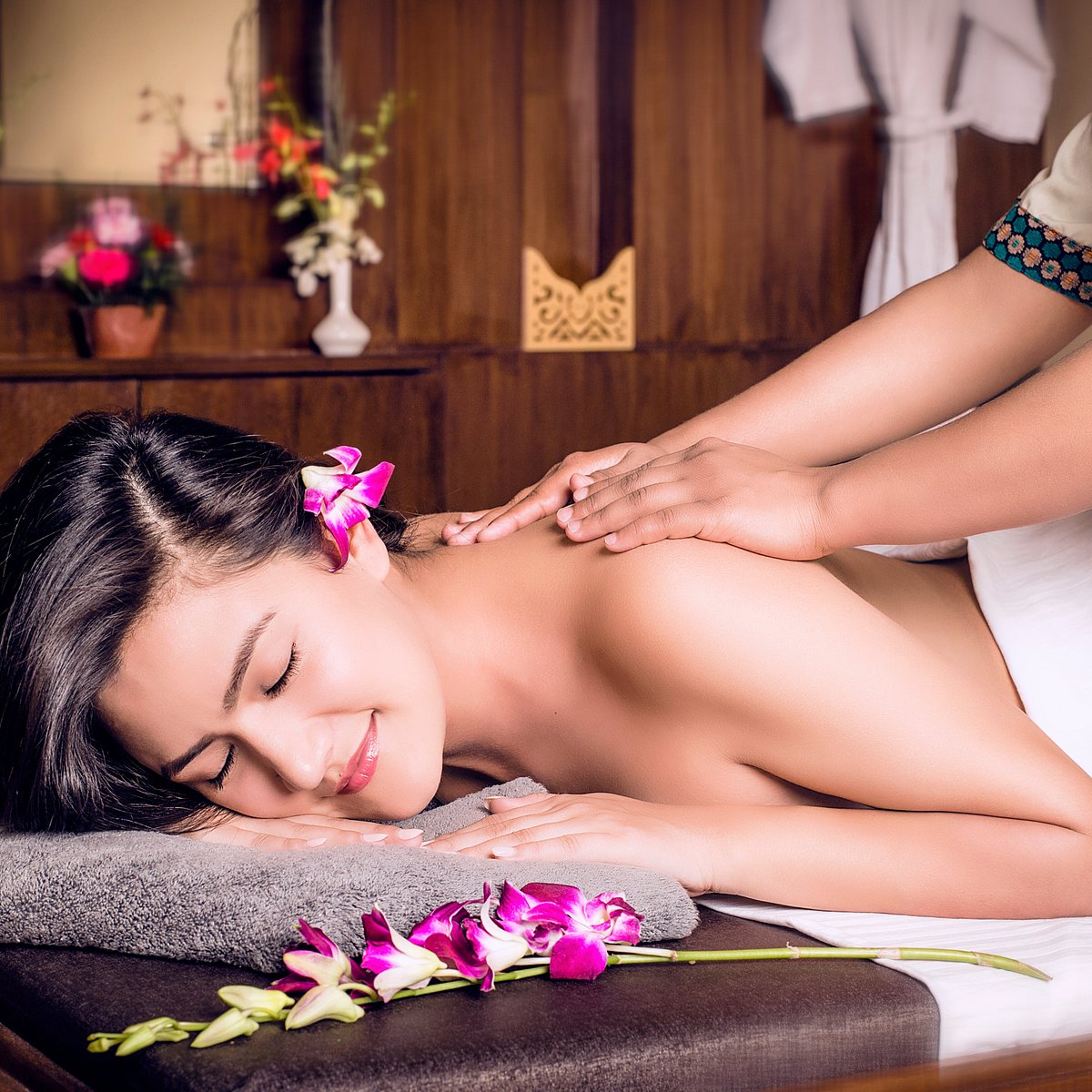 https://dynamic-media-cdn.tripadvisor.com/media/photo-o/26/60/6f/77/swedish-massage-the-most.jpg?w=1200&h=1200&s=1