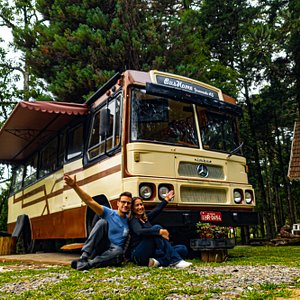 O Bushome Gramado é nossa acomodação mais famosa. Hospede-se em um ônibus de 1969 com muito estilo e conforto