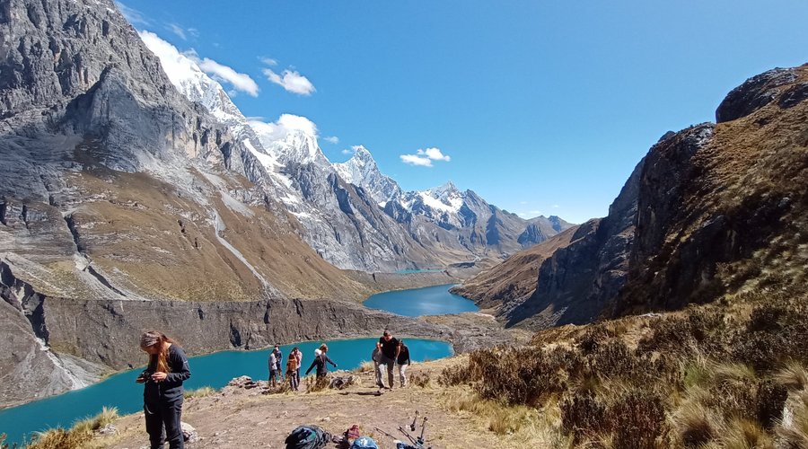 Trekkinng cordillera huayhuash mirador  de las tres lagunas