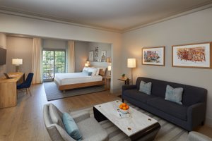 Room & Suite