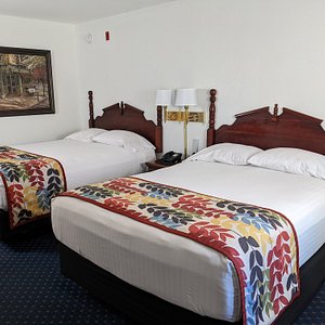 Room with 2 queen beds