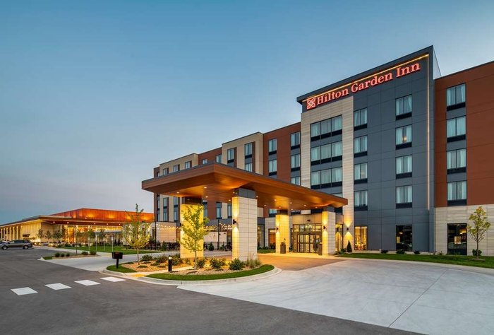 HILTON GARDEN INN MILWAUKEE BROOKFIELD CONFERENCE CENTER $127 ($̶1̶3̶9̶ ...