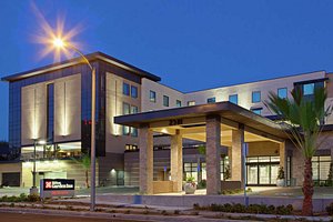 Hilton Garden Inn Irvine / Orange County Airport in Irvine, image may contain: Hotel, Office Building, Villa, Lighting