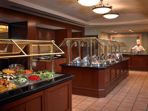 HILTON CHICAGO/OAK BROOK HILLS RESORT & CONFERENCE CENTER $93 ($̶1̶5̶8̶ ...