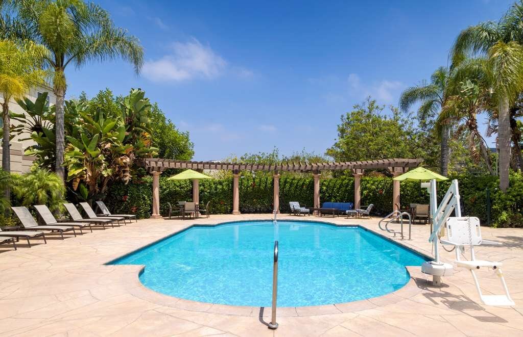 Hilton Garden Inn LAX El Segundo Pool Pictures & Reviews - Tripadvisor