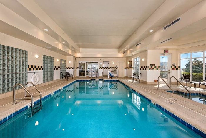 Hilton Garden Inn Overland Park Pool Pictures & Reviews - Tripadvisor