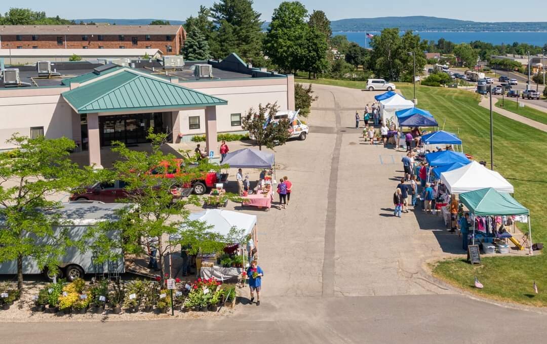 Old Town Emmet Farm Market (Petoskey) - 2022 Alles Wat U Moet Weten ...