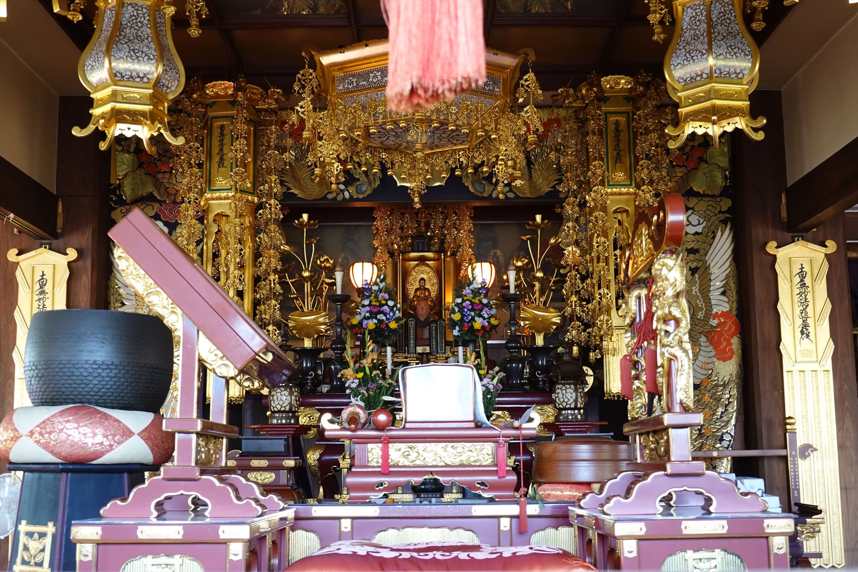 シャドーボックス  BurgeとTemple of Dawn (暁の寺 250px-TempleOfTheDawn.jpg