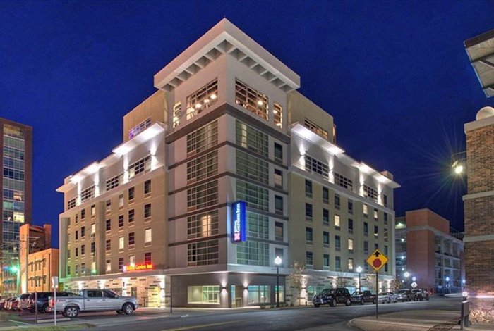 HILTON GARDEN INN LITTLE ROCK DOWNTOWN $114 ($̶1̶2̶7̶) - Updated 2023 ...