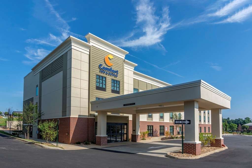 Comfort Inn & Suites Charlottesville - Updated 2025 Prices & Hotel 