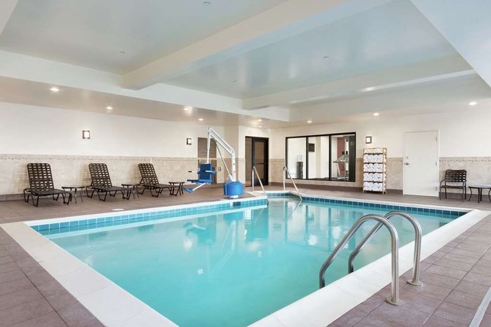 Hilton Garden Inn Medford Pool Pictures & Reviews - Tripadvisor